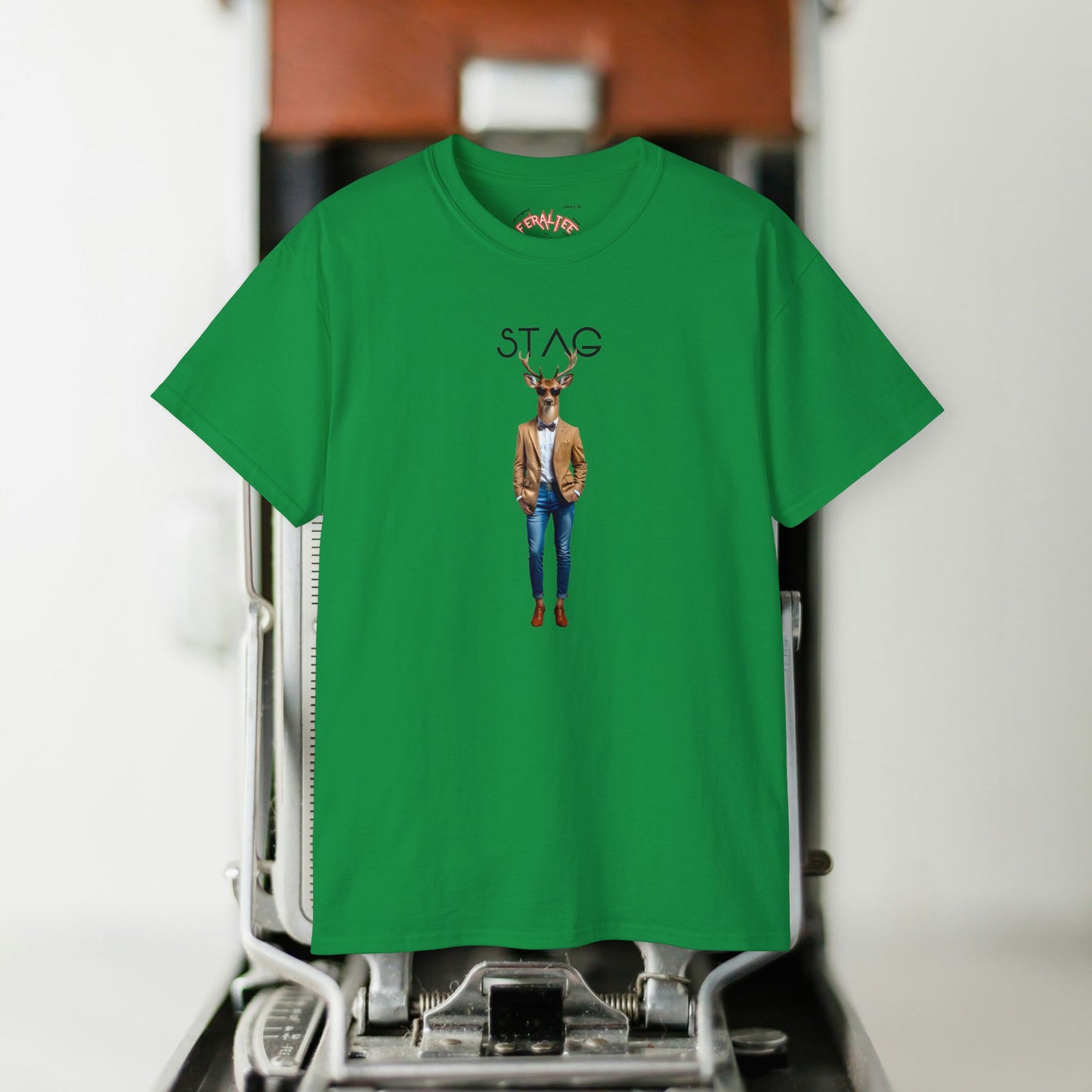 STAGGERED- Camiseta Unisex de Algodón Ultra Fino
