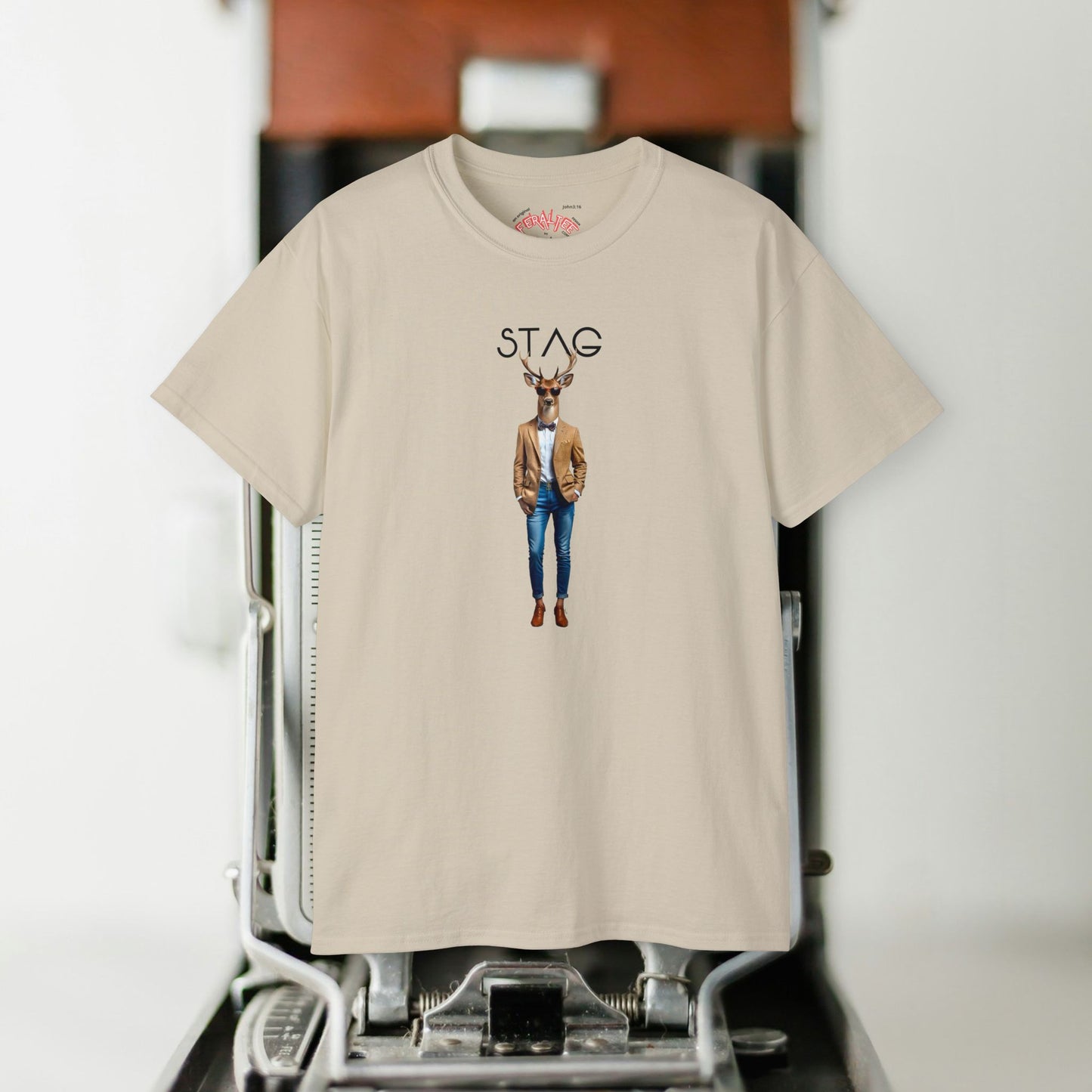 STAGGERED- Camiseta Unisex de Algodón Ultra Fino
