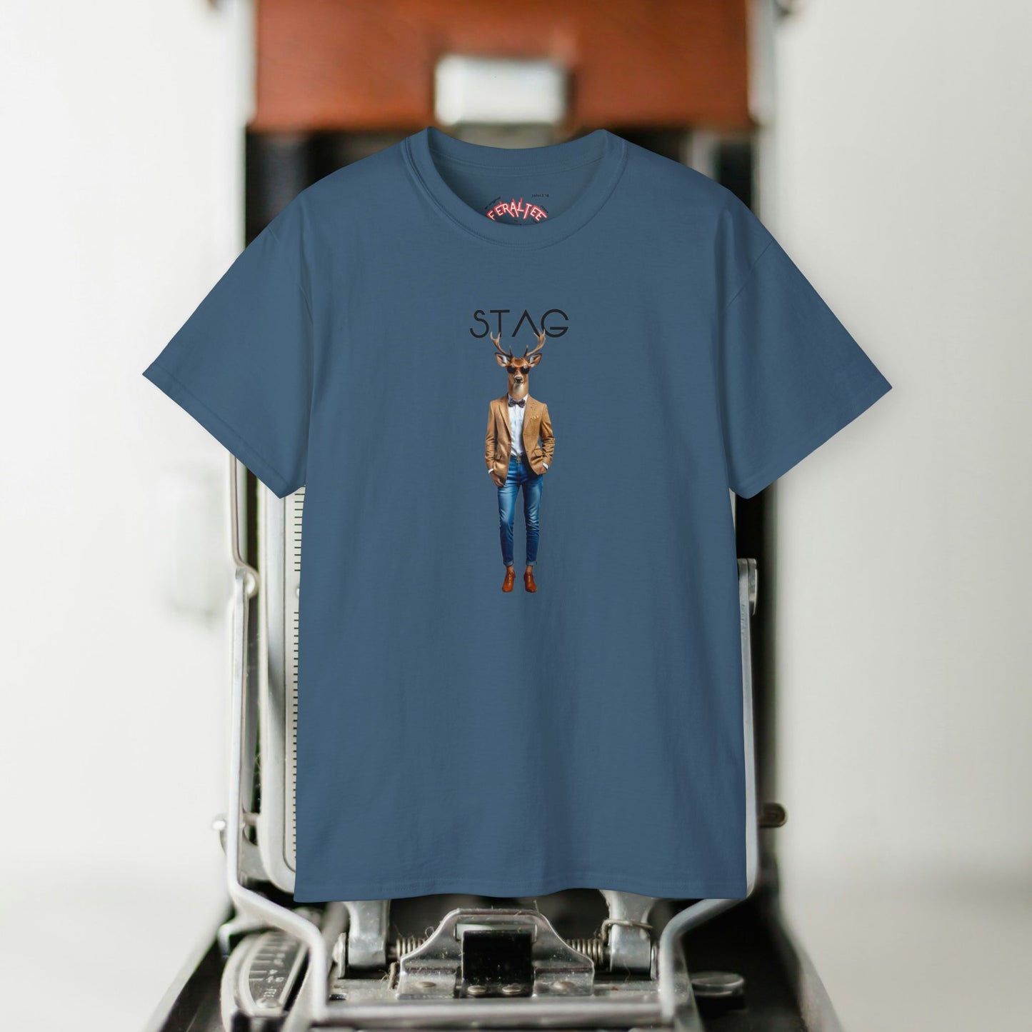 STAGGERED- Camiseta Unisex de Algodón Ultra Fino